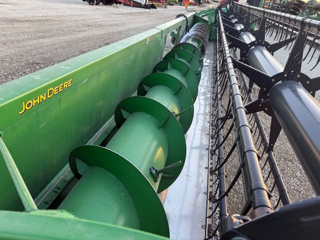 Image of John Deere 630F equipment image 4