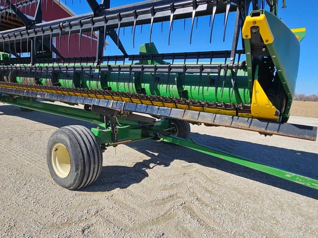 Image of John Deere 630F equipment image 2