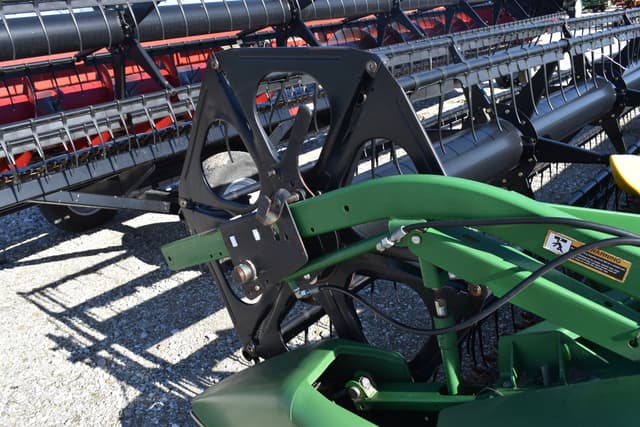 Image of John Deere 630F equipment image 4