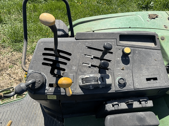 Image of John Deere 6310 equipment image 3