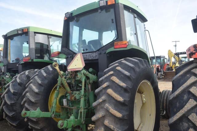 Image of John Deere 6310 equipment image 3