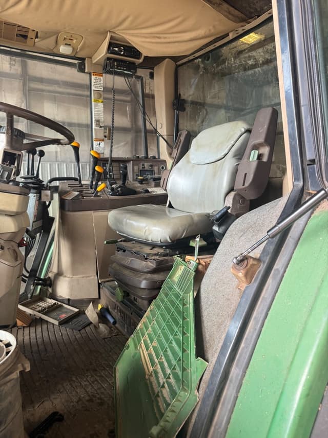 Image of John Deere 6310 equipment image 3