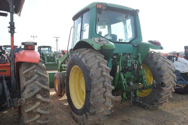 Image of John Deere 6320 equipment image 2