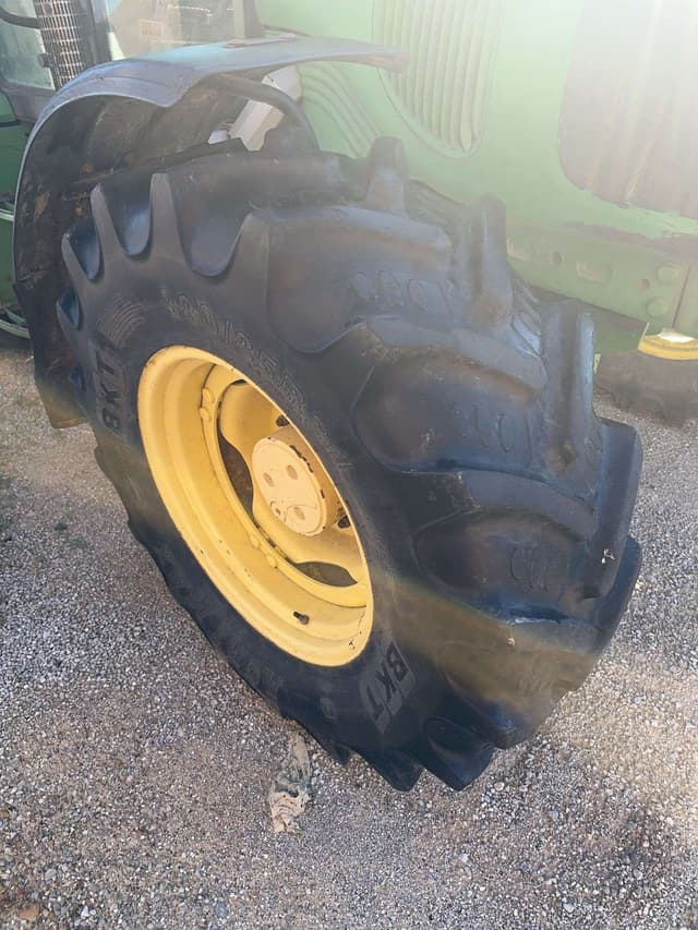 Image of John Deere 6320 equipment image 4