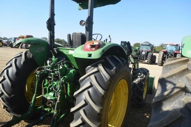 Image of John Deere 6330 equipment image 2