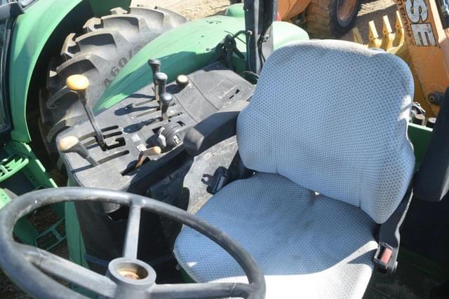 Image of John Deere 6330 equipment image 4