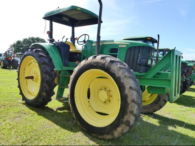 Image of John Deere 6330 equipment image 2