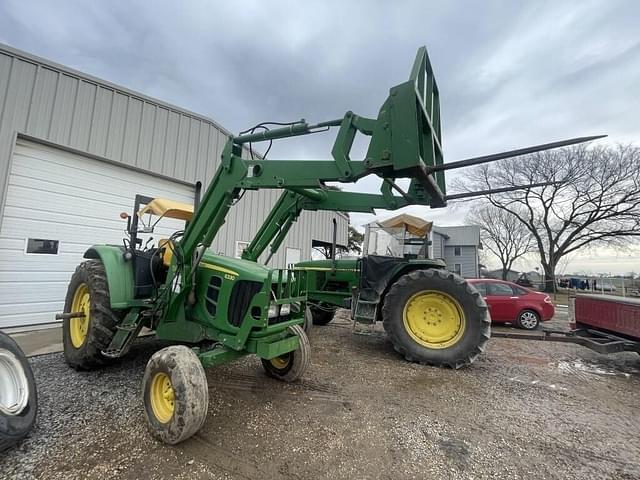 Image of John Deere 6330 equipment image 4