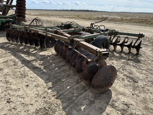 Image of John Deere 635 equipment image 2