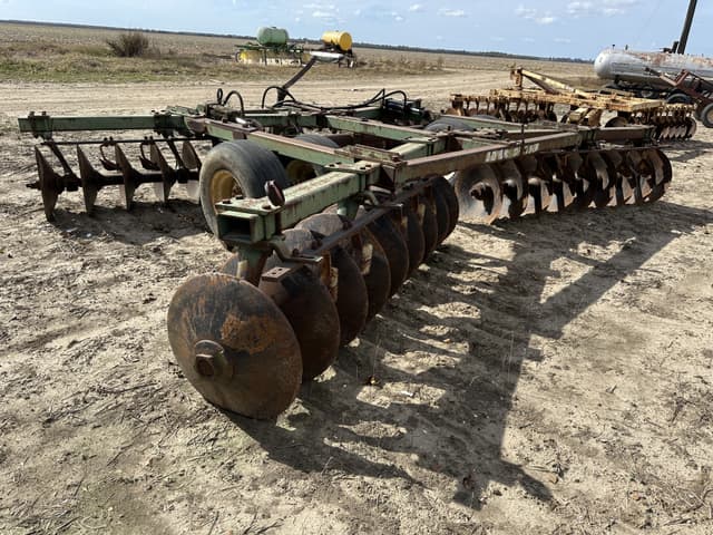 Image of John Deere 635 equipment image 3