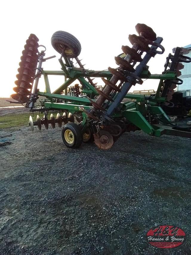Image of John Deere 635 equipment image 2