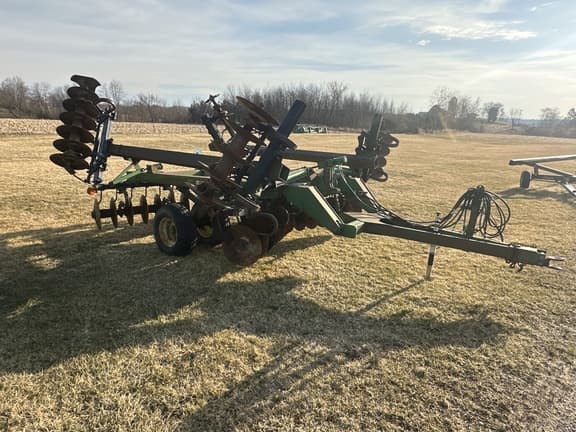 Image of John Deere 635 equipment image 1