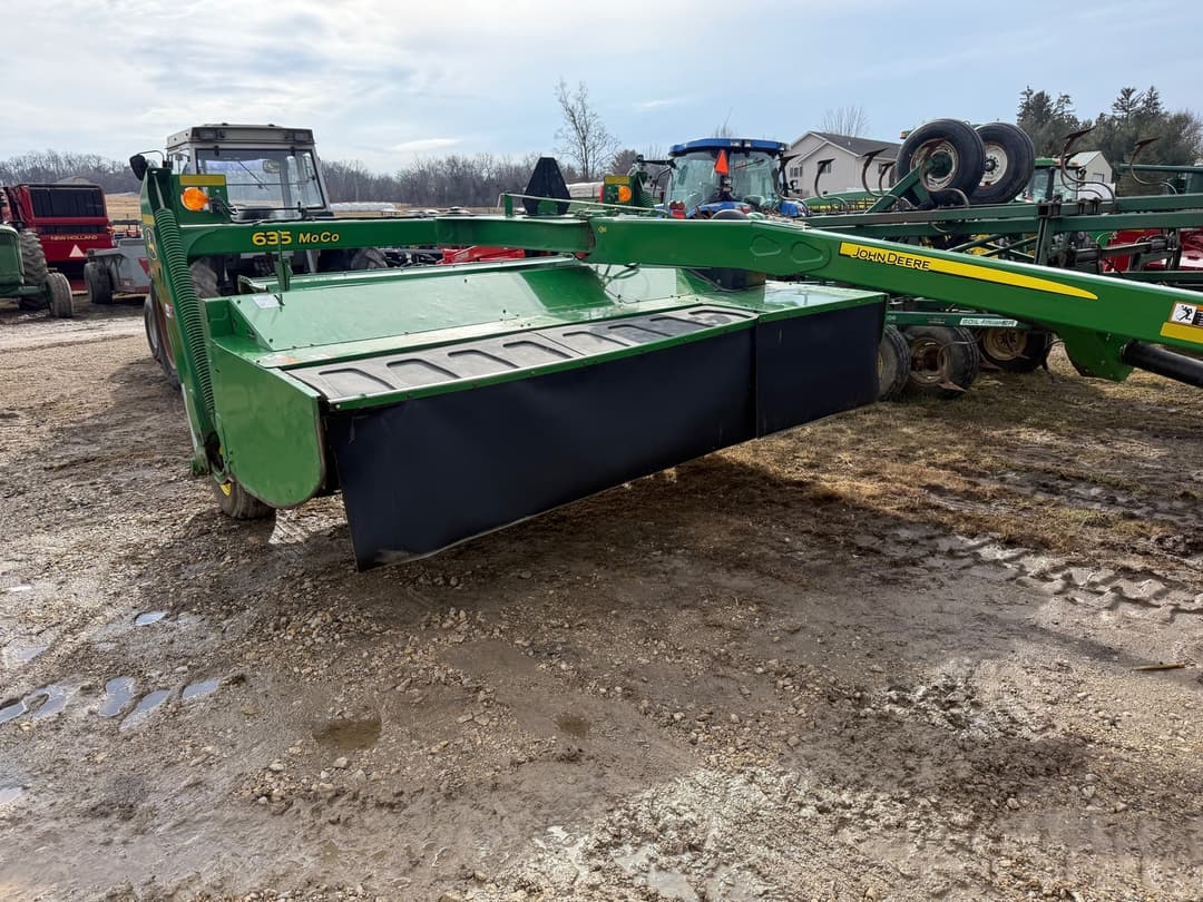 Image of John Deere 635 Primary image