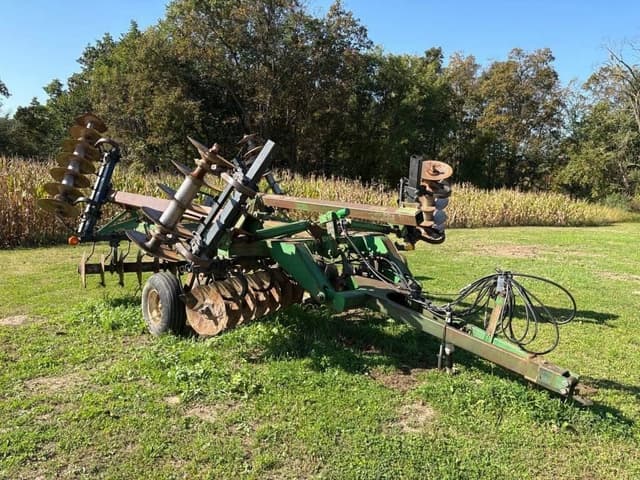 Image of John Deere 635 equipment image 1