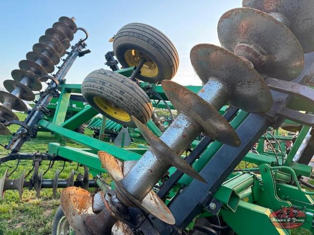 Image of John Deere 635 equipment image 1