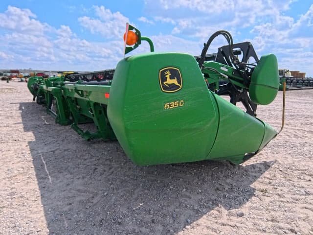 Image of John Deere 635 equipment image 2