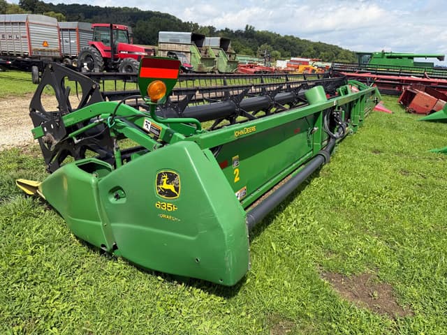 Image of John Deere 635F equipment image 3