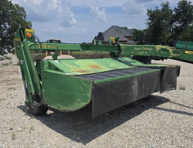 Image of John Deere 635 equipment image 1