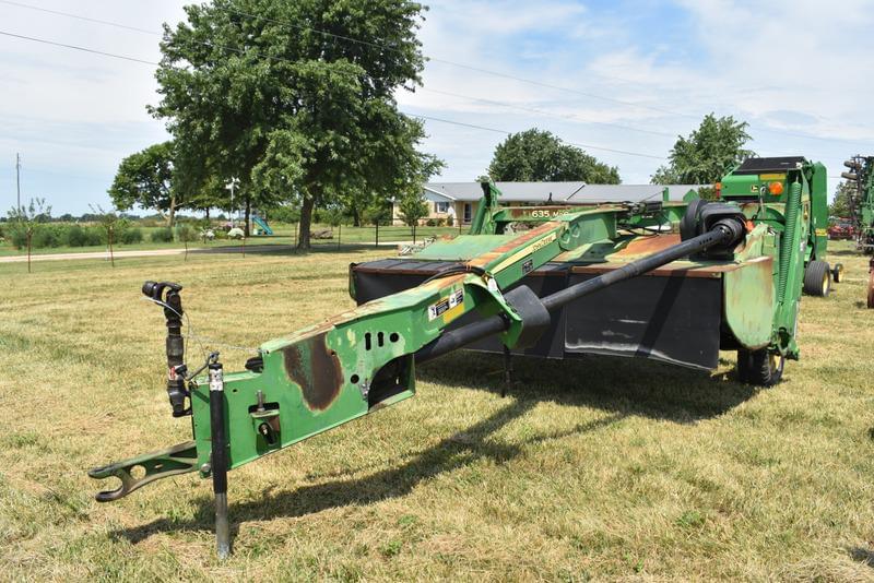 Image of John Deere 635 Primary image