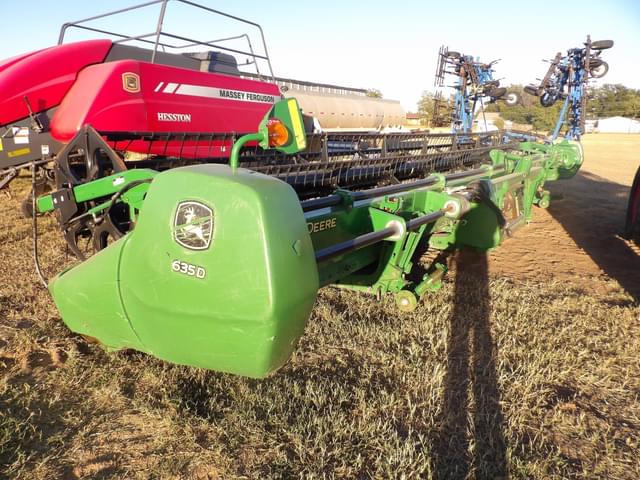 Image of John Deere 635D equipment image 3