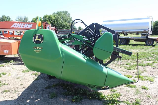 Image of John Deere 635D equipment image 4