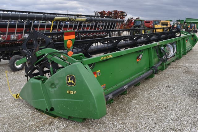 Image of John Deere 635F equipment image 2