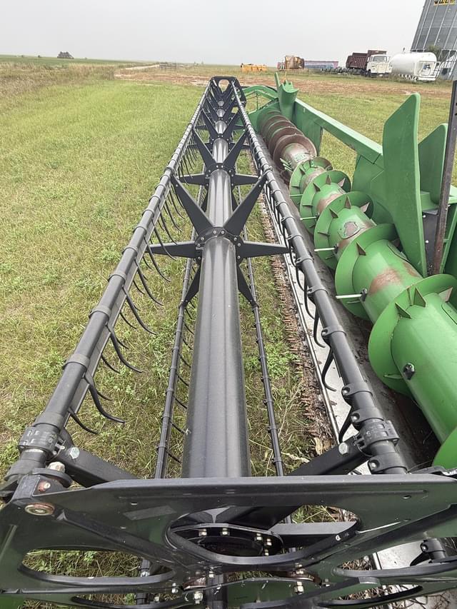 Image of John Deere 630F equipment image 4