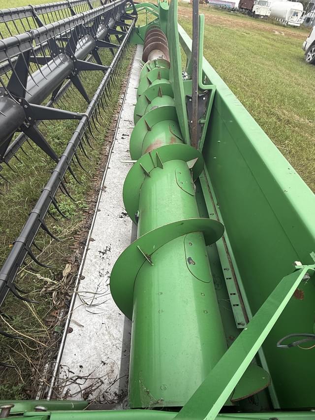 Image of John Deere 630F equipment image 3