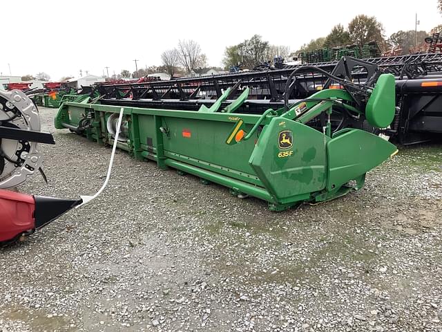 Image of John Deere 635F equipment image 2