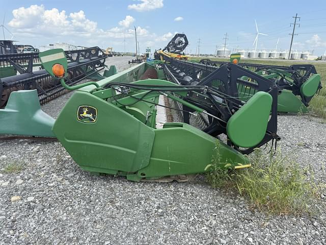 Image of John Deere 635F equipment image 4
