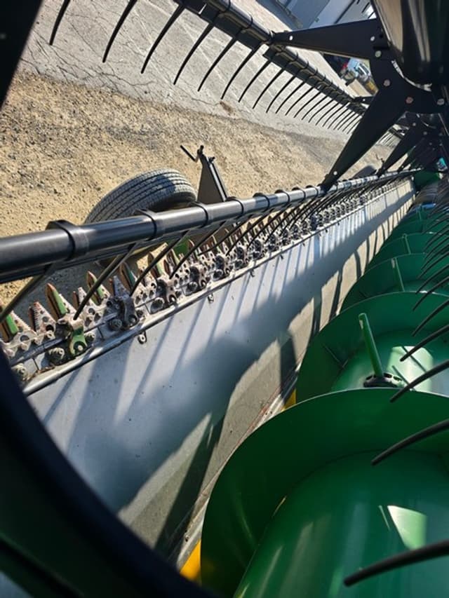 Image of John Deere 635F equipment image 3