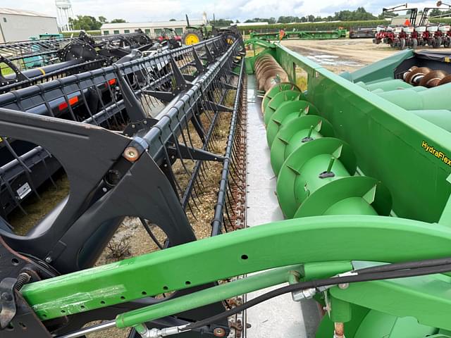 Image of John Deere 635F equipment image 2
