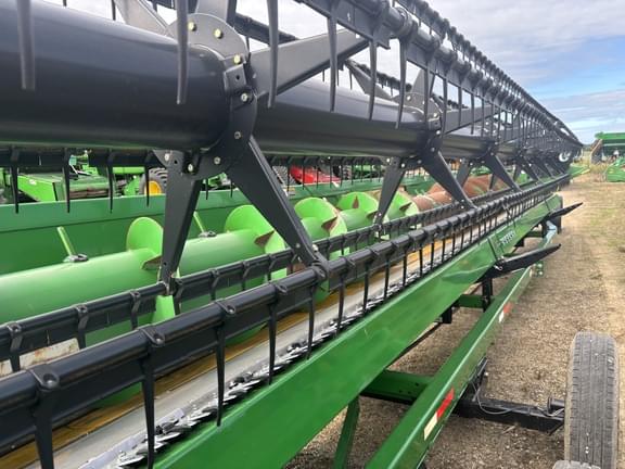 Image of John Deere 635F equipment image 3