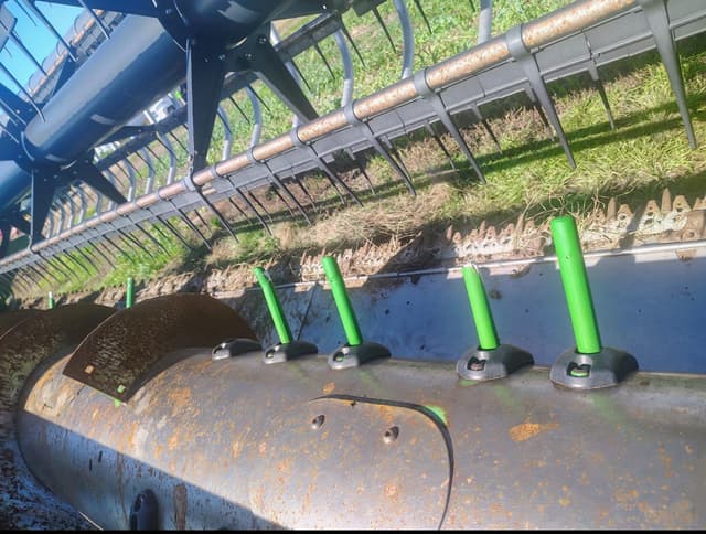 Image of John Deere 635F equipment image 4