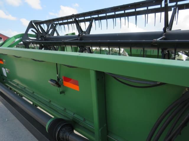 Image of John Deere 635F equipment image 2