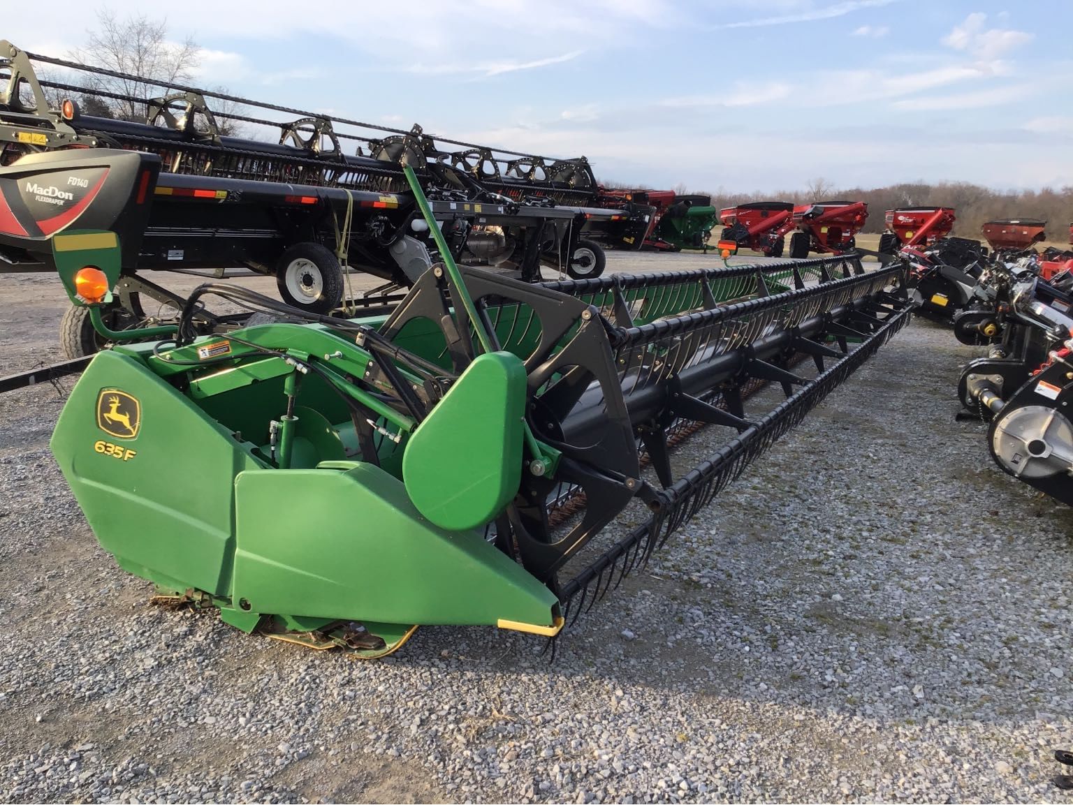 Main image John Deere 635F