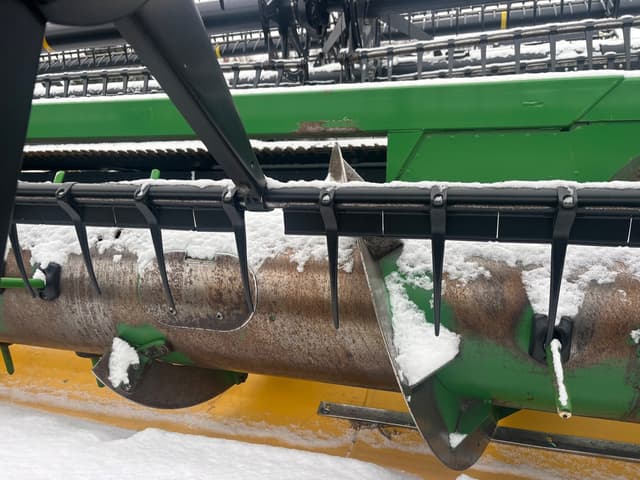 Image of John Deere 635F equipment image 4