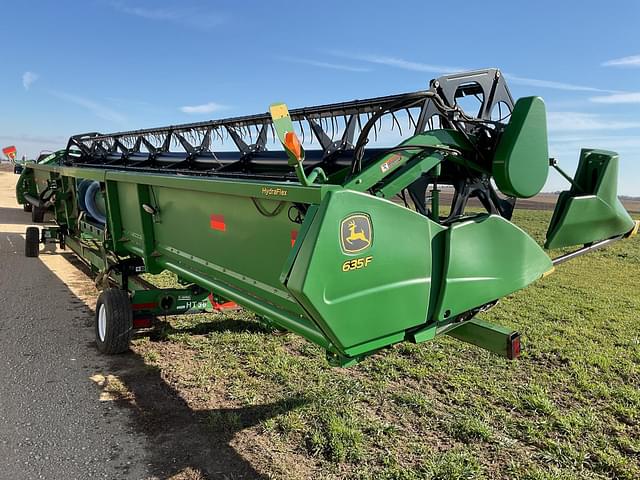 Image of John Deere 635F equipment image 4