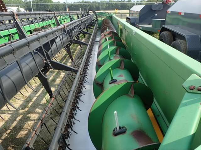 Image of John Deere 635F equipment image 2