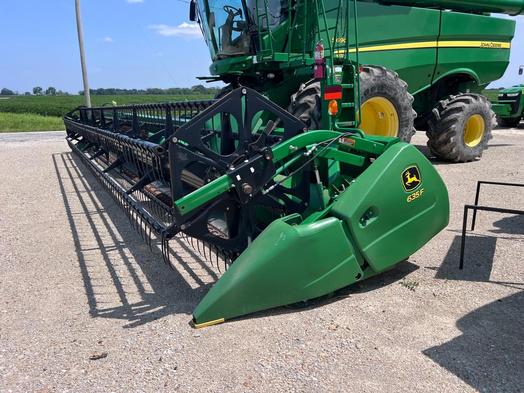 Image of John Deere 635F Primary image