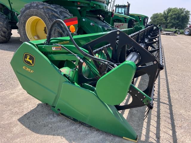 Image of John Deere 635F equipment image 4