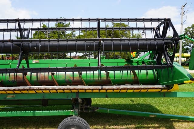 Image of John Deere 635F equipment image 3