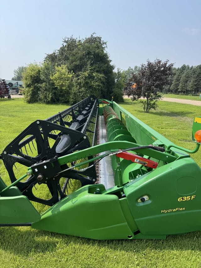 Image of John Deere 635F equipment image 2