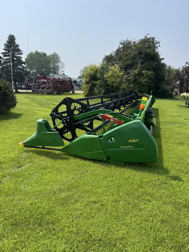 Image of John Deere 635F equipment image 3