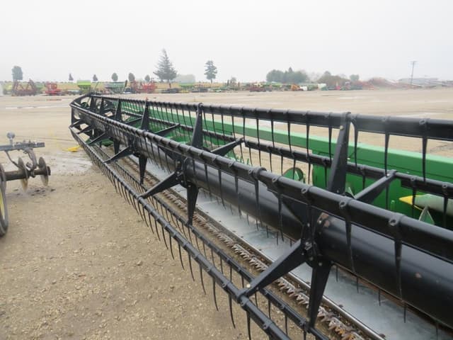 Image of John Deere 635F equipment image 3