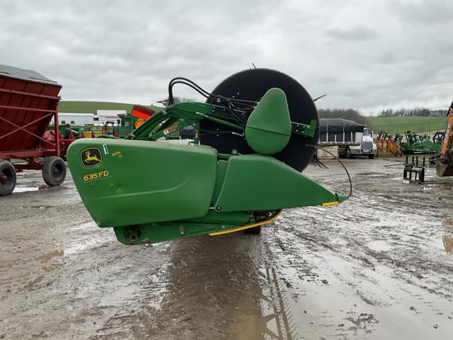 Image of John Deere 635F equipment image 4