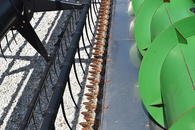 Image of John Deere 635F equipment image 4