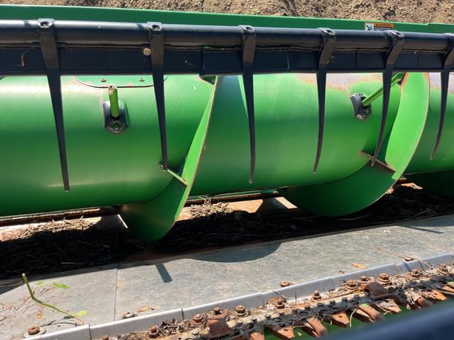 Image of John Deere 635F equipment image 4