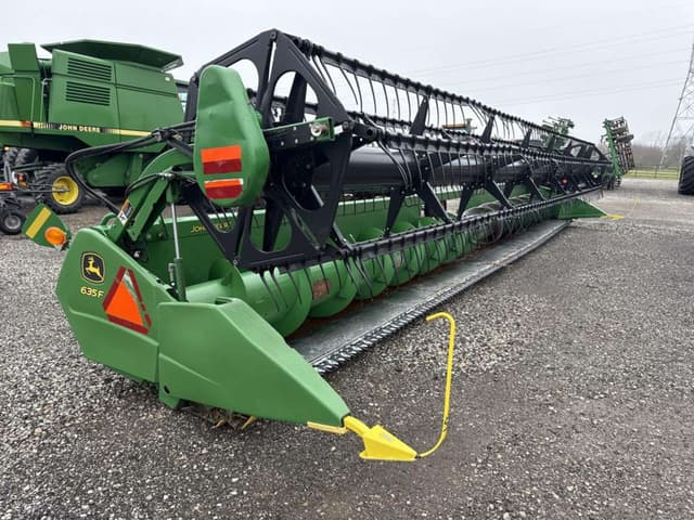 Image of John Deere 635F equipment image 4