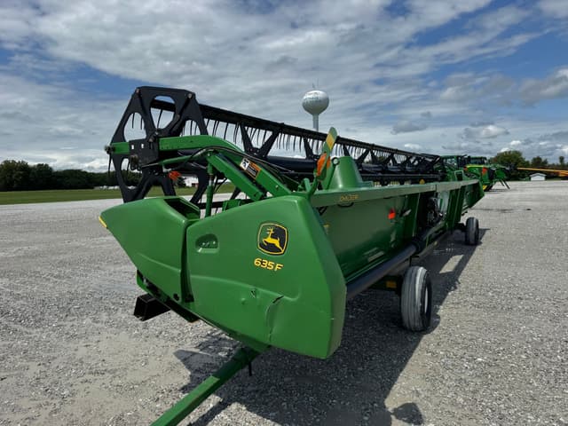 Image of John Deere 635F equipment image 2